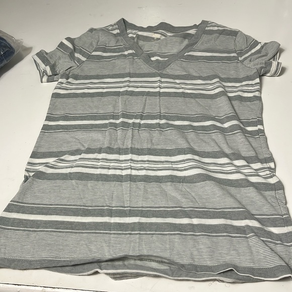 Ana XS Gray Short Sleeve V Neck Striped White Basic T Shirt - Picture 1 of 5